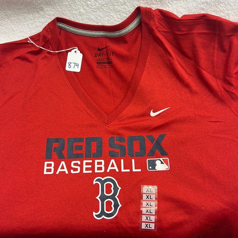 NWT women’s size extra large Nike, Red Sox baseball
